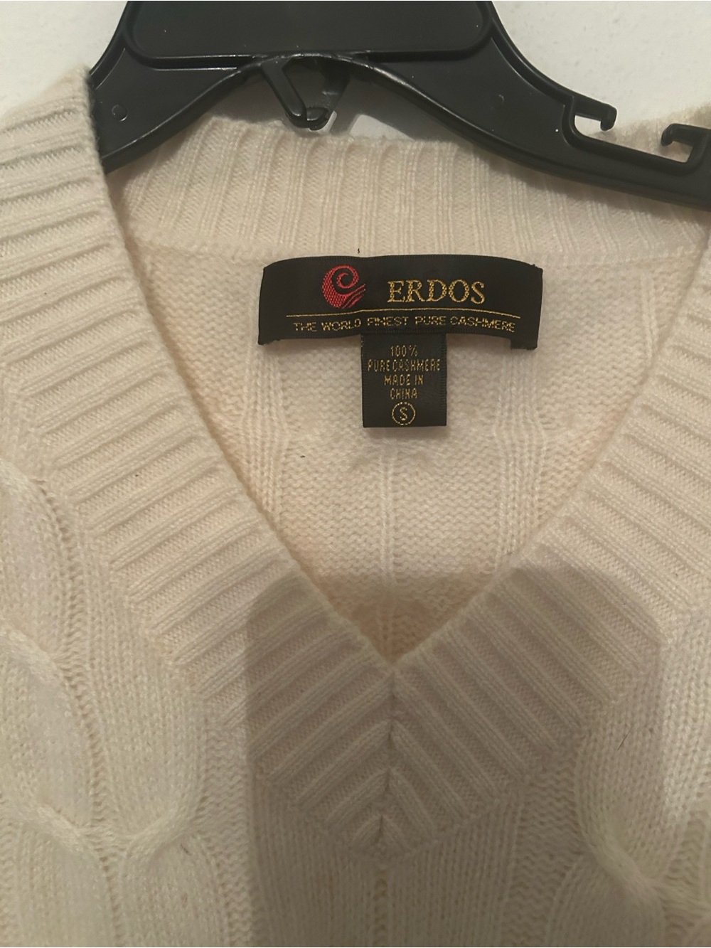 Erdos Women's Cream V-Neck Cable Knit Cashmere Sweater